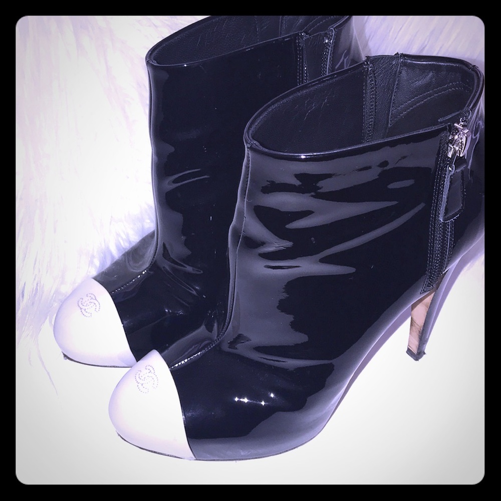 Authentic Chanel bootie CC white tip